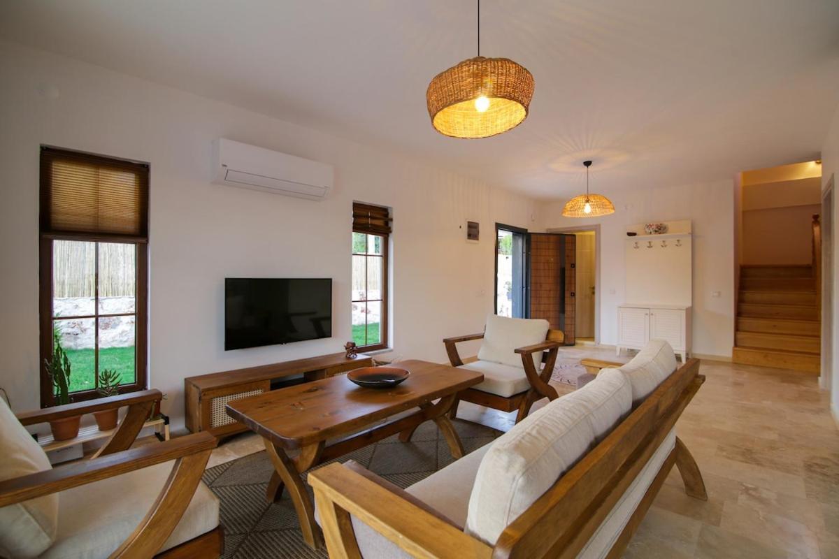 Comfortable 3-bedroom With Pool And Garden *